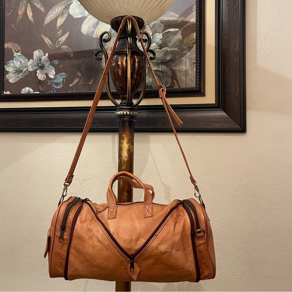 Vintage made in Colombia Genuine Leather please check all picture of condition - Picture 7 of 17